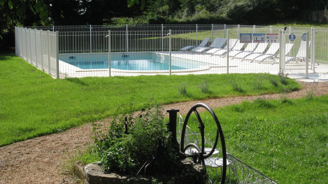 Hôtel du Château Alvignac Exterior foto